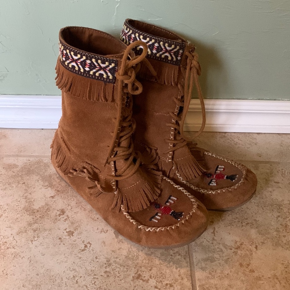 Minnetonka Beaded Fringe Moccasin Boots